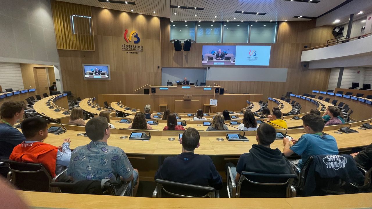 Remise prix concours des écoles 2021-2022 hemicycle